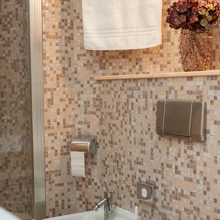 Lucy Retreat - Center - Near Diocletian's Palace With Jacuzzi شقة *