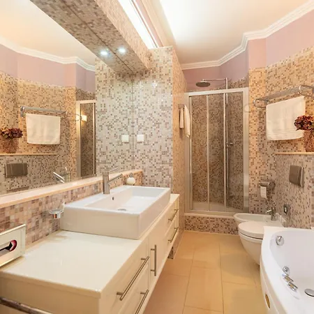 Lucy Retreat - Center - Near Diocletian's Palace With Jacuzzi * سبليت