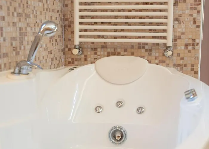 公寓 Lucy Retreat - Center - Near Diocletian's Palace With Jacuzzi *