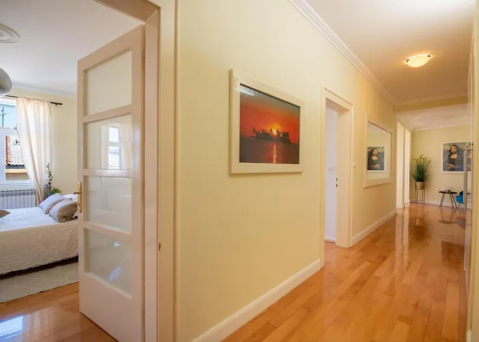 Lucy Retreat - Center - Near Diocletian's Palace With Jacuzzi *