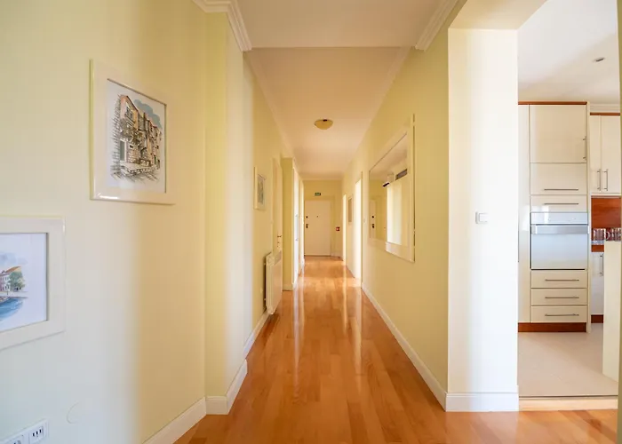 Lägenhet Lucy Retreat - Center - Near Diocletian's Palace With Jacuzzi