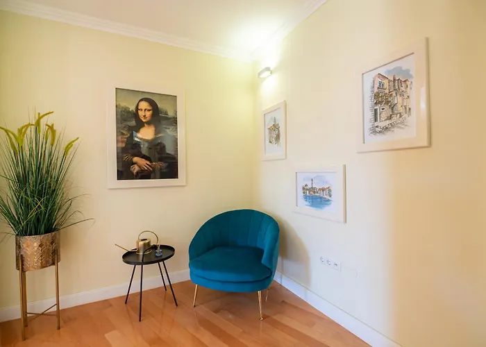 Lucy Retreat - Center - Near Diocletian's Palace With Jacuzzi 公寓 *