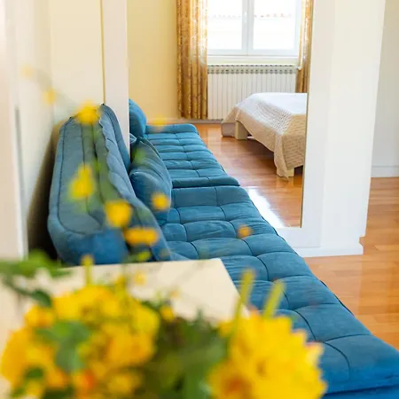 Апартаменты Lucy Retreat - Center - Near Diocletian's Palace With Jacuzzi Сплит