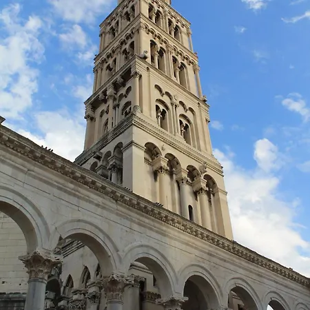 Lucy Retreat - Center - Near Diocletian's Palace With Jacuzzi Апартаменты *