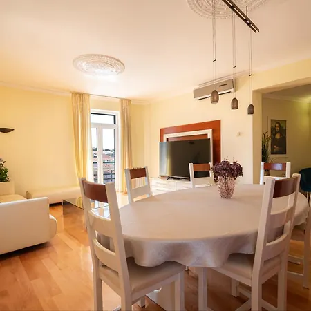 Lucy Retreat - Center - Near Diocletian's Palace With Jacuzzi *