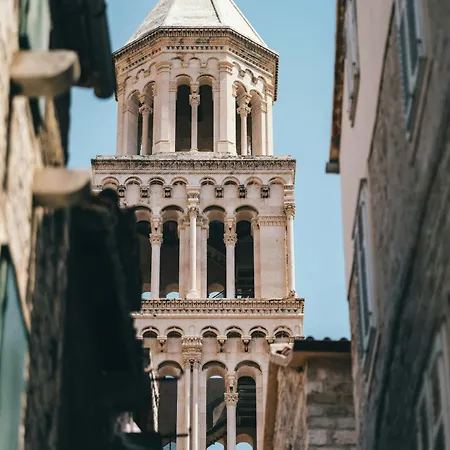 Apartament Lucy Retreat - Center - Near Diocletian's Palace With Jacuzzi *